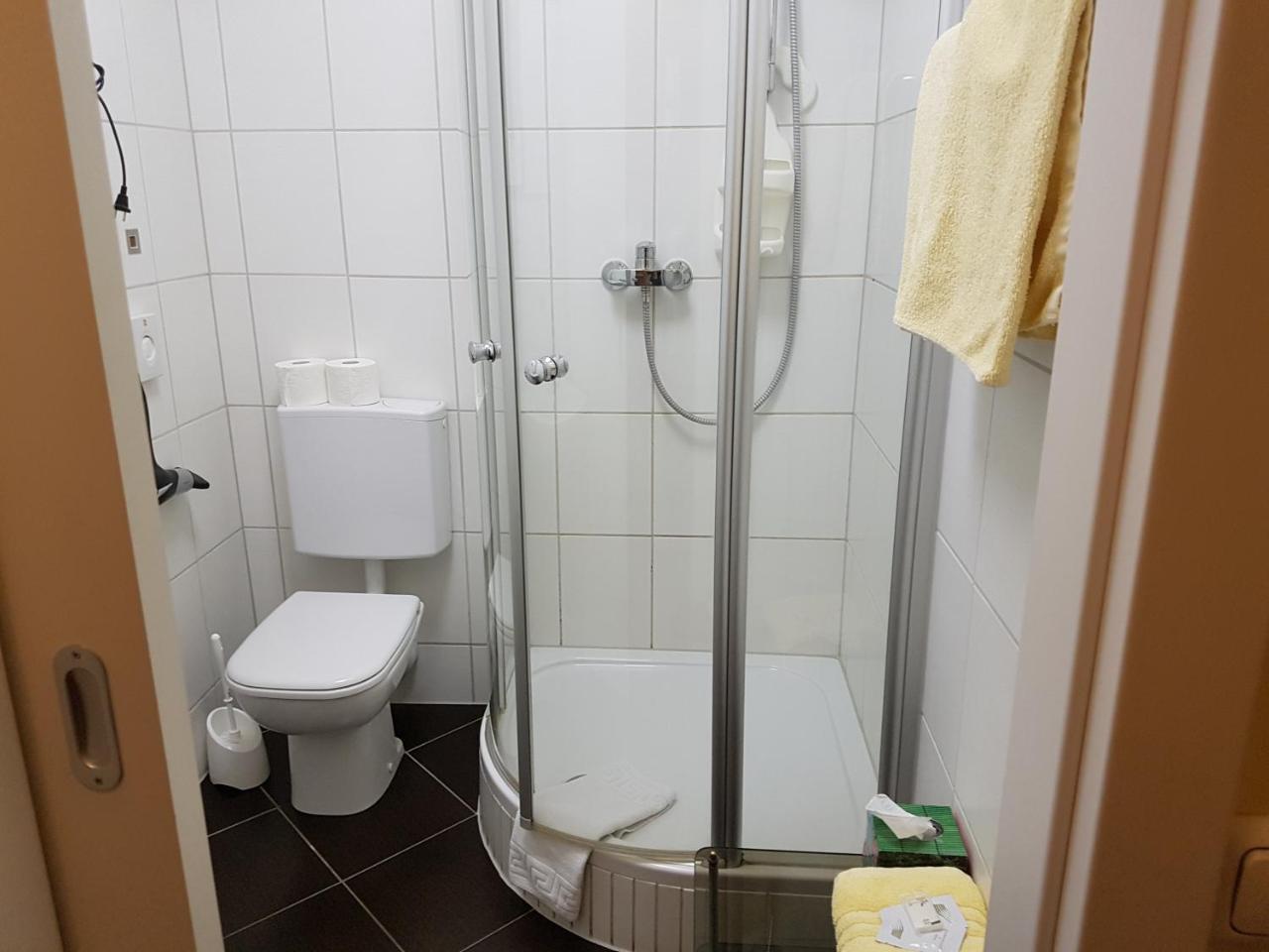 Hotel Am Kuhbogen هوف المظهر الخارجي الصورة